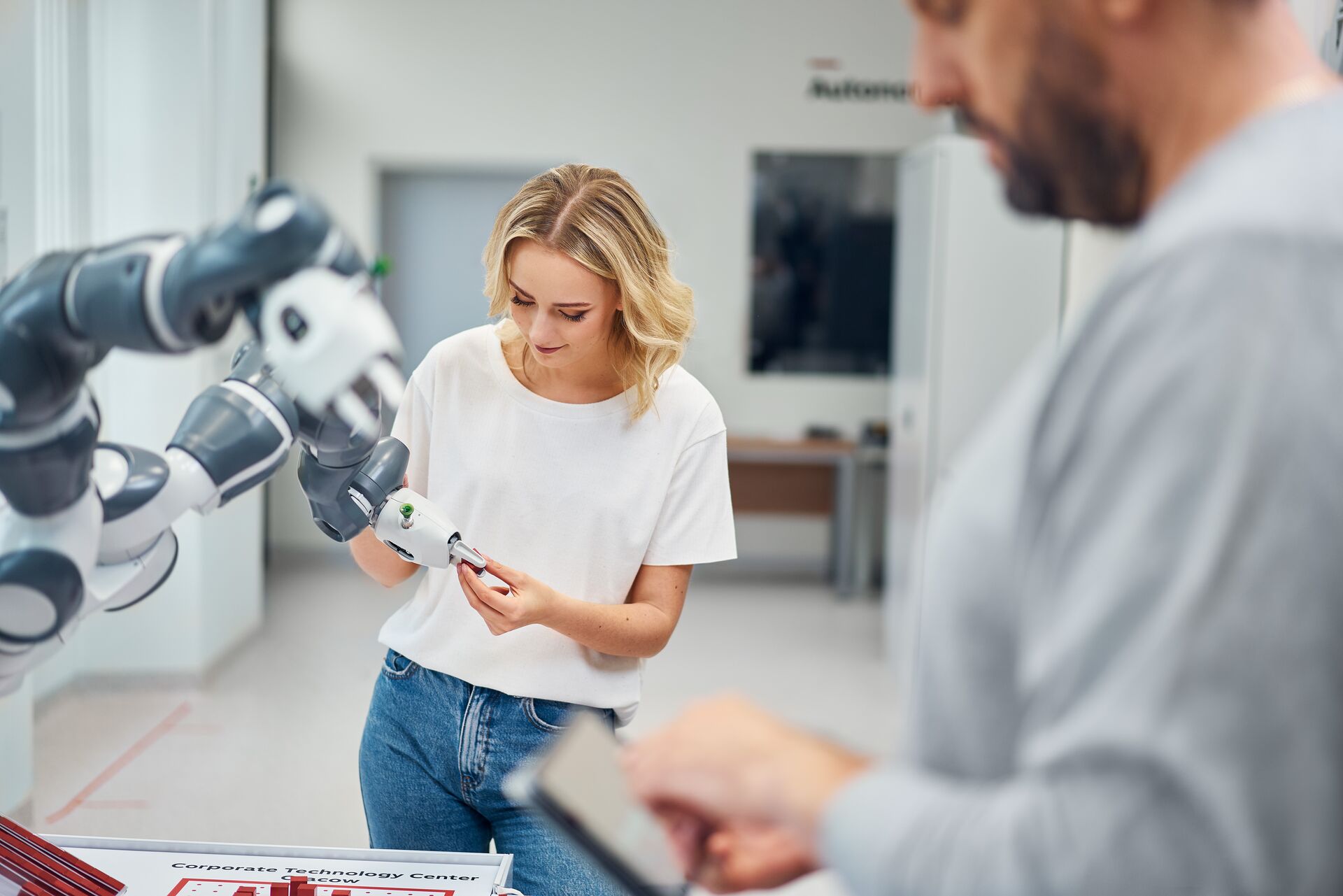 robotics and discrete automation picture