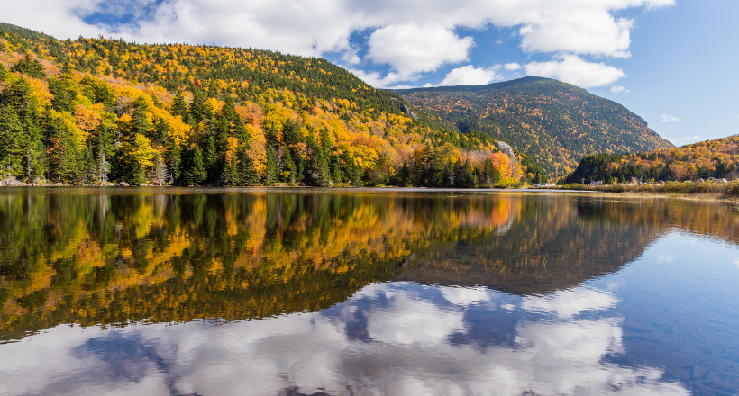 A mountain and lake in the New Hampshire mountains.