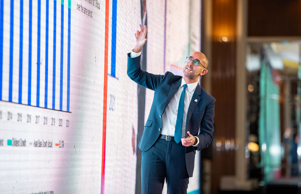 A proffesional presenting some data.