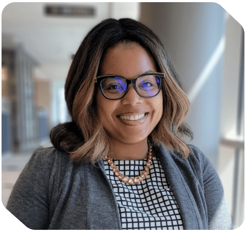 Shari F., Finance Manager