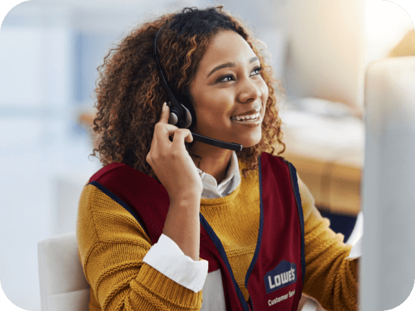 Central Selling associate on her headset assisting a customer