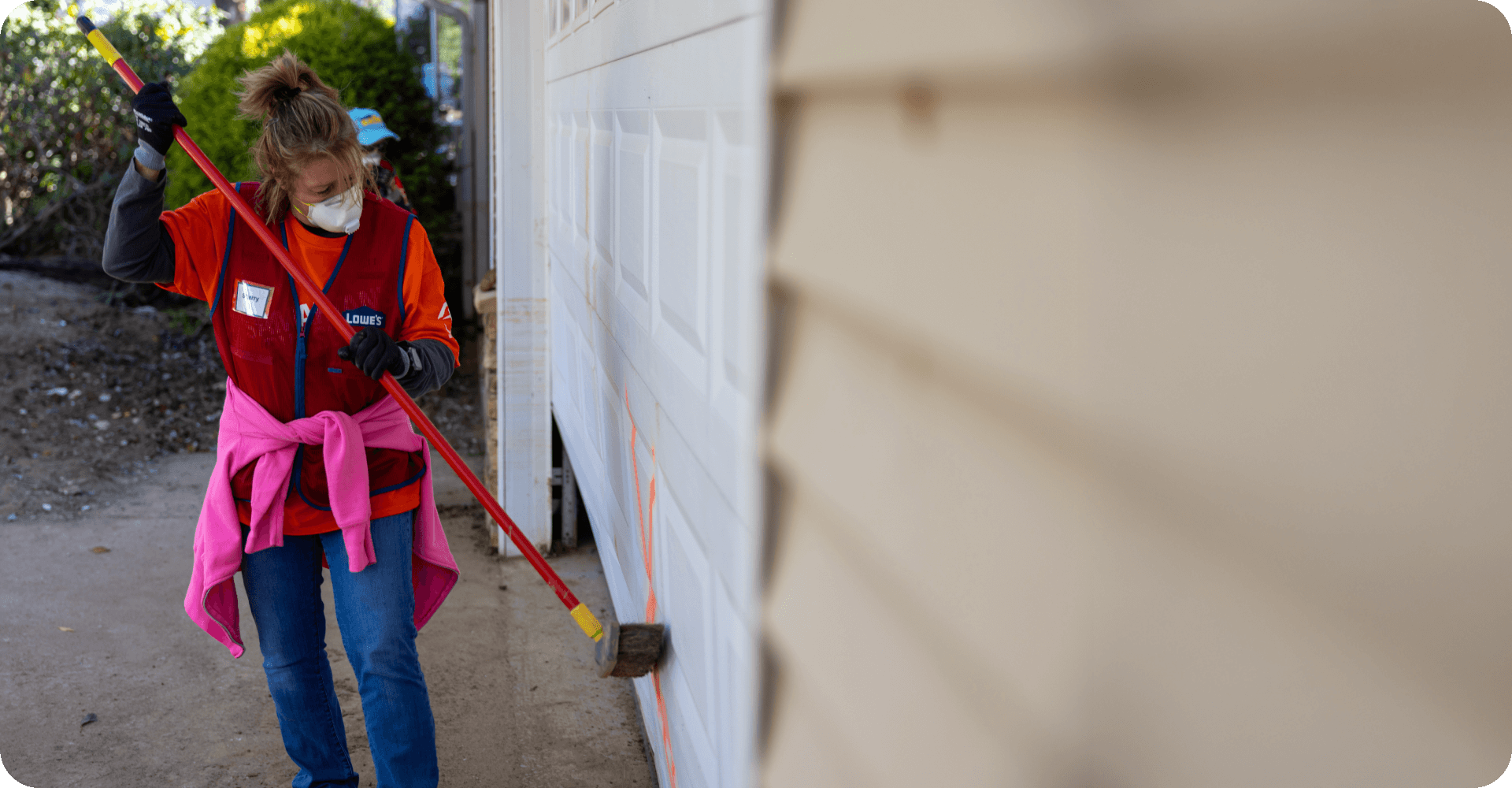 Lowe's associate assisting with community efforts after a disaster