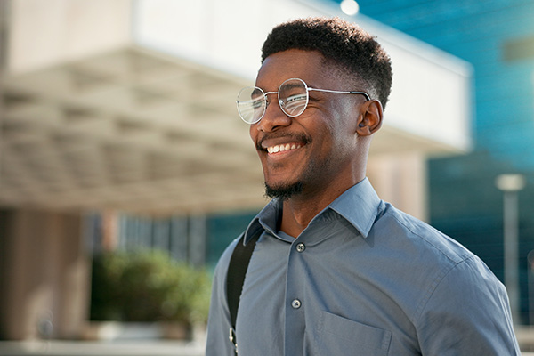 Scientists_working-on-computer-in-lab_lo_96dpi