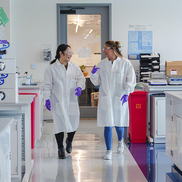 Our-scientists_blister-4_600x600